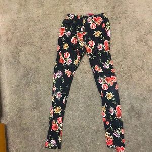 Black and flower cozy leggings